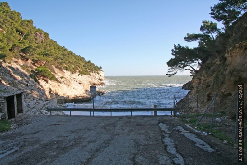 Route menant à la Cala della Pergola. Photo © André M. Winter