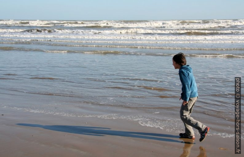 Nicolas sur la plage de Vieste. Photo © André M. Winter