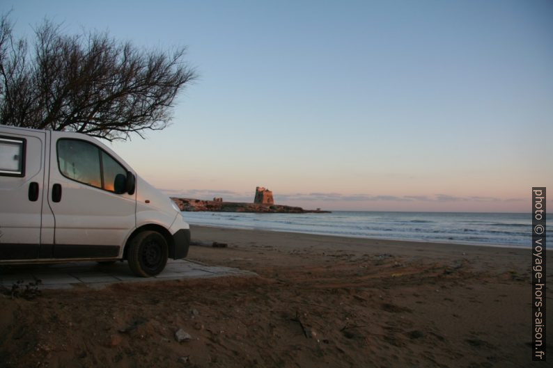 Notre trafic sur la Plage de Sfinale. Photo © André M. Winter