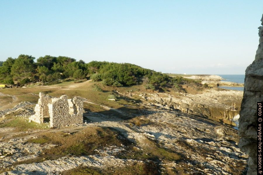 Vue de la côte de la Torre di Sfinale. Photo © André M. Winter