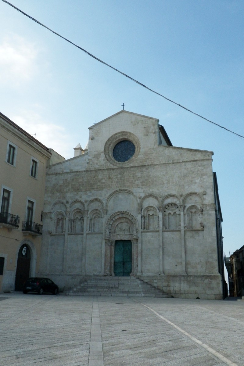 Cattedrale di Santa Maria della Purificazione di Termoli. Photo © André M. Winter