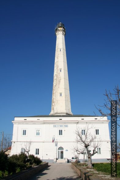 Faro di Punta Penna. Photo © André M. Winter