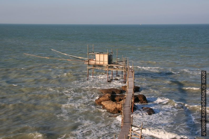 Trabucco avec passerelle. Photo © André M. Winter