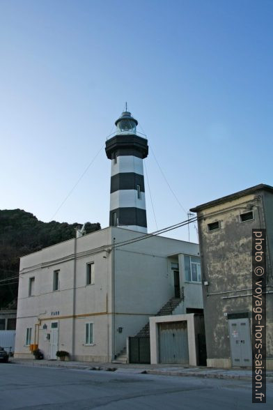 Faro di Ortona. Photo © Alex Medwedeff