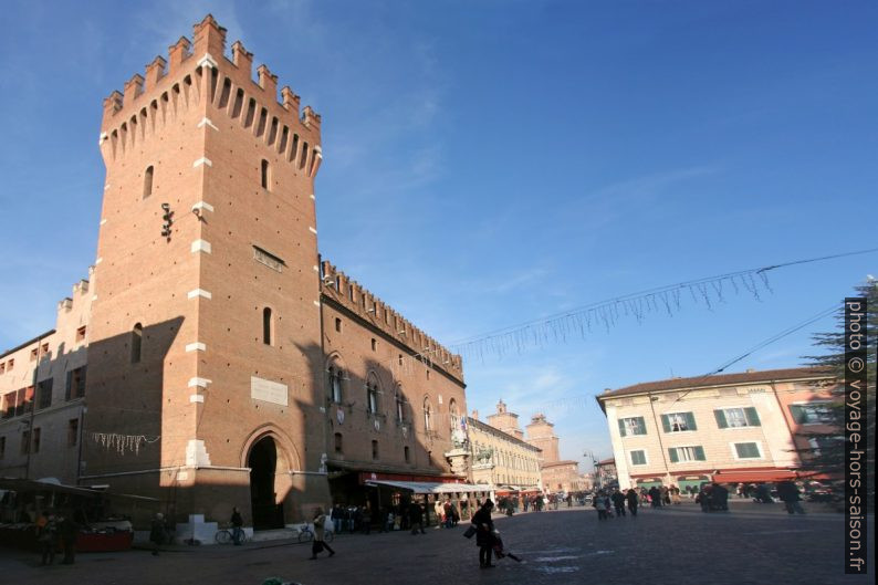 Palazzo Municipale di Ferrara. Photo © André M. Winter