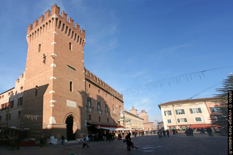 Palazzo Municipale di Ferrara. Photo © André M. Winter