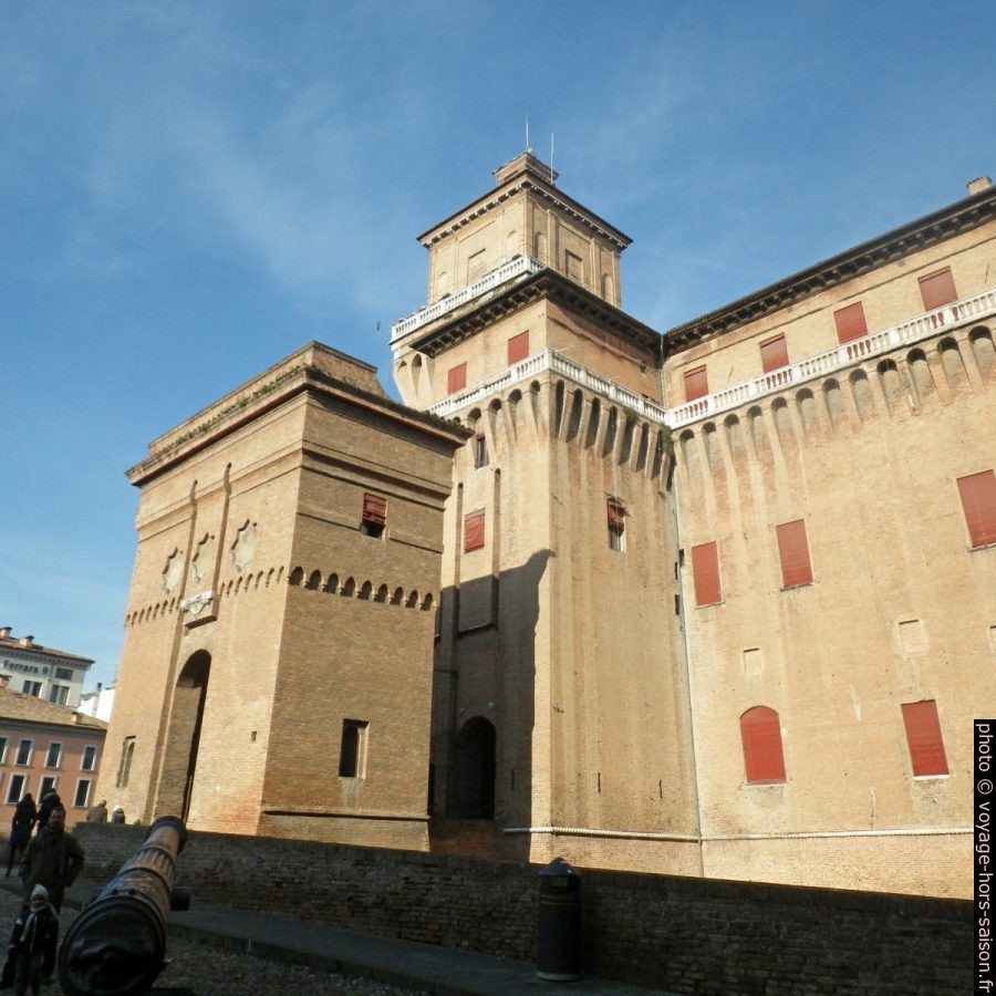 Porte sud du Château d'Este. Photo © André M. Winter