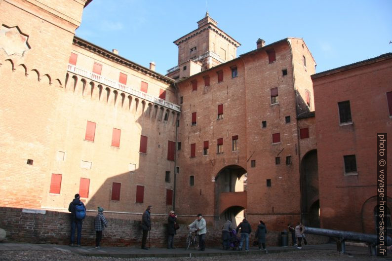 Façade de briques du Château d'Este. Photo © André M. Winter