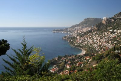 Pointe de Cabbé, Pointe de la Veille et Monte Carlo. Photo © Alex Medwedeff