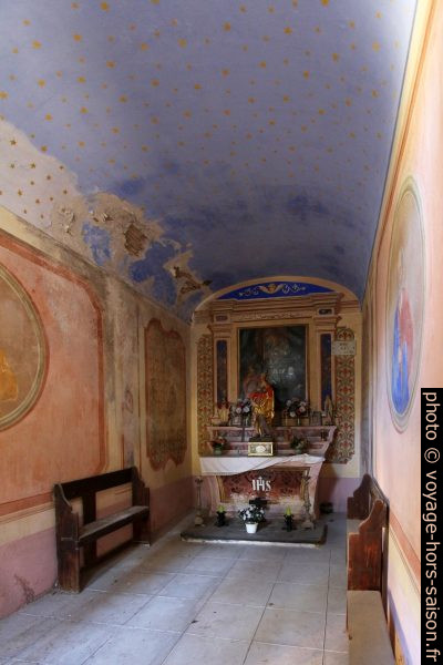 Nef de la chapelle Saint Roch à Roquebrune. Photo © André M. Winter