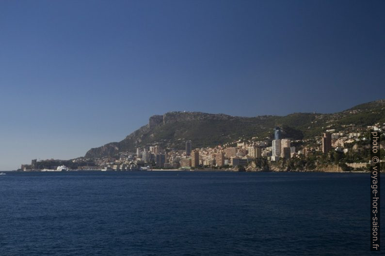 Tours de la ville de Monaco. Photo © Alex Medwedeff