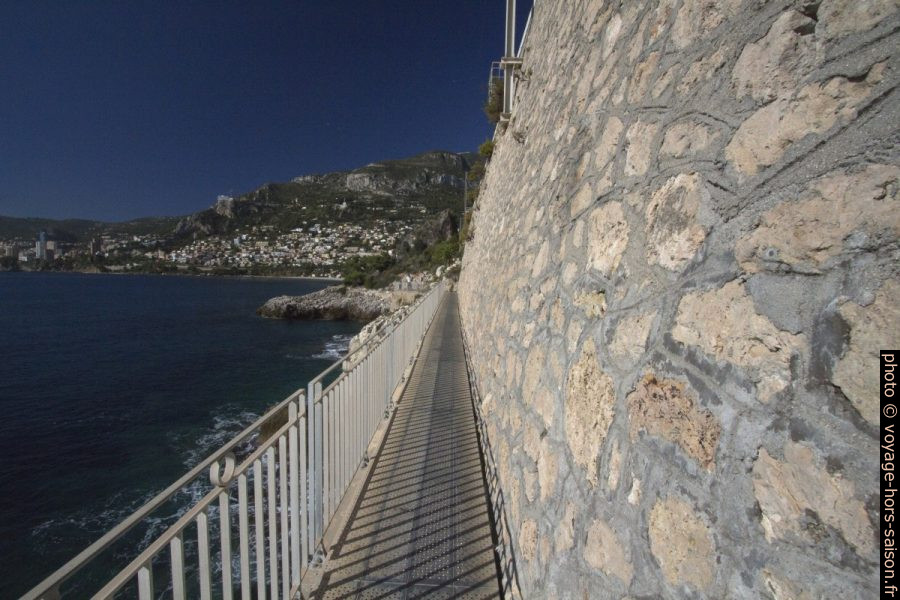 Promenade Le Corbusier au remblai du chemin de fer. Photo © André M. Winter