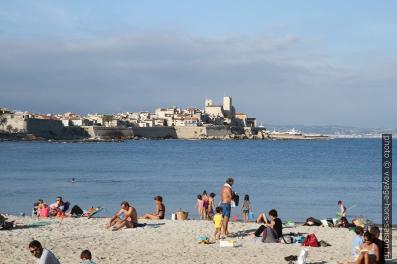 Plage du Ponteil fin octobre. Photo © Alex Medwedeff