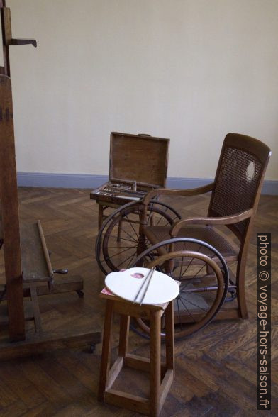 Atelier de Renoir avec chaise roulante. Photo © Alex Medwedeff