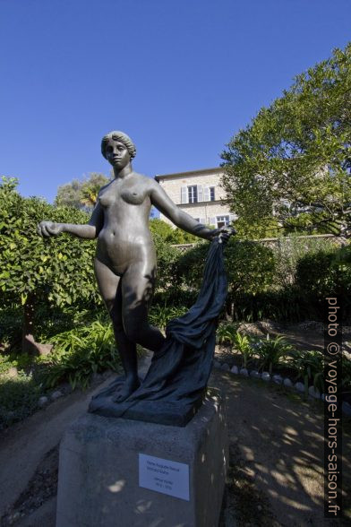 Sculpture Venus Victrix de face par Renoir et Guino. Photo © André M. Winter