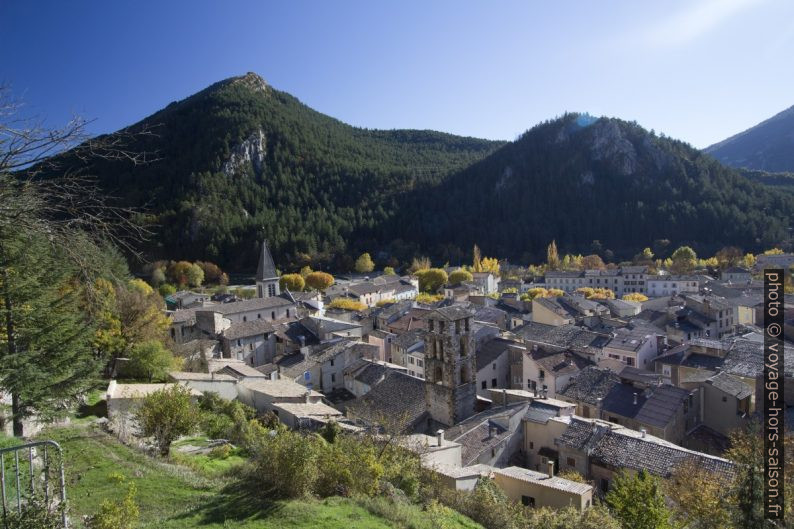 Castellane vue des Jardins de la Tour. Photo © André M. Winter