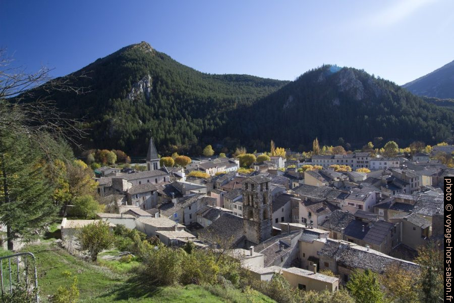 Castellane vue des Jardins de la Tour. Photo © André M. Winter