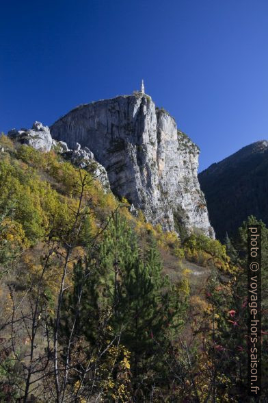 Le Roc de Castellane en automne. Photo © André M. Winter