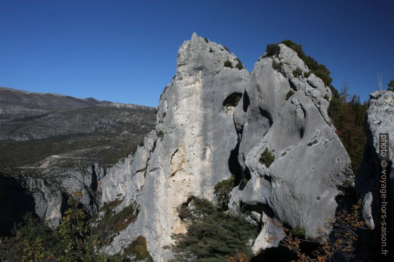 Rochers entre Rancoumas et le Duc. Photo © Alex Medwedeff