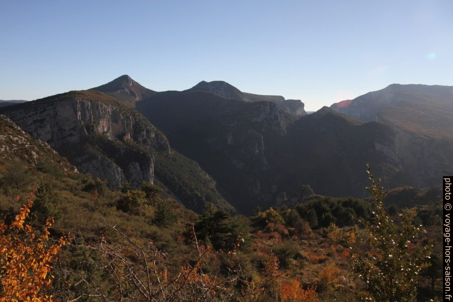 Crête de Casseyère, Sommet de Breis, Crête de l'Arme Vieille, le Duc et le Bois d'Aire. Photo © Alex Medwedeff