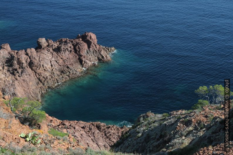 Crique au Cap Dramont. Photo © Alex Medwedeff