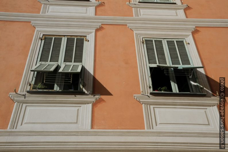Stuc de façade en trompe-l'œil. Photo © André M. Winter