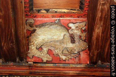 Bestiaire fantastique du plafond de la Salle d'apparat de Louis II et de Yolande d'Aragon. Photo © André M. Winter