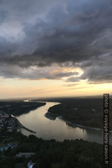 Le Danube à Hainburg après un orage estival. Photo © Alex Medwedeff