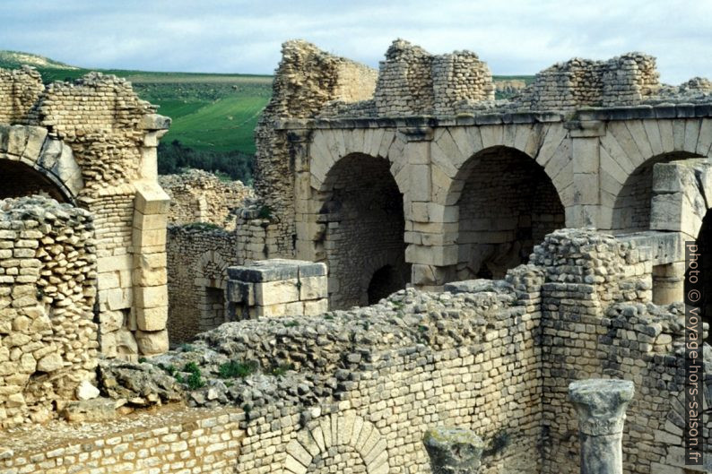 Les Thermes de Caracalla à Dougga. Photo © André M. Winter