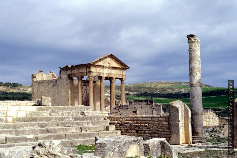 Le capitole de Dougga. Photo © André M. Winter