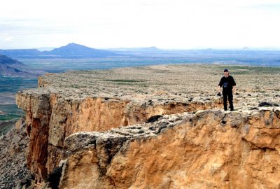 Leonhard sur un abrupt du versant sud de la Table de Jugurtha. Photo © André M. Winter