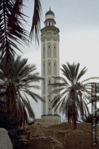 Minaret de la Grande mosquée de Tozeur. Photo © André M. Winter