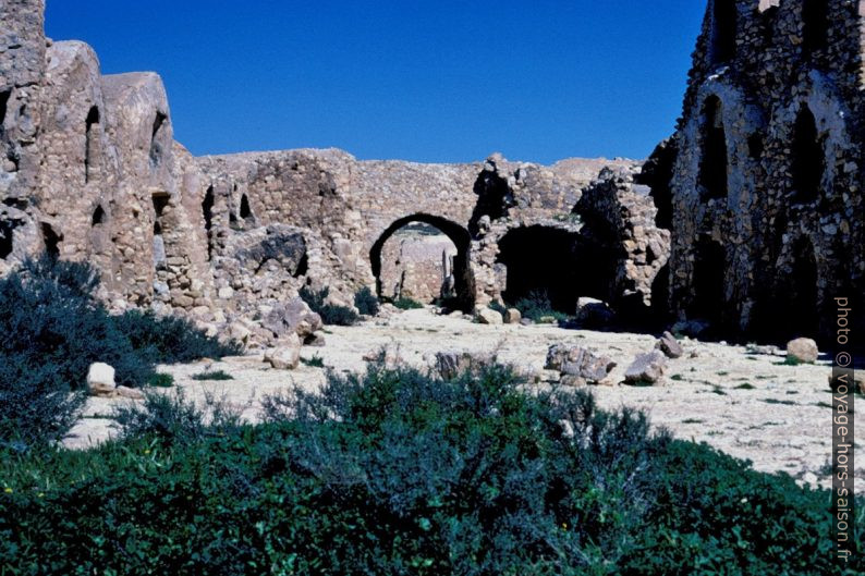 Cour du Ksar Joumaa. Photo © Leonhard Schwarz