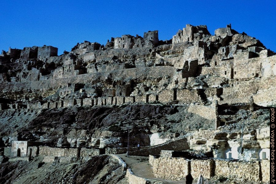 Crête du ksar de Chenini. Photo © André M. Winter