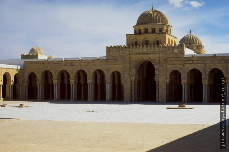 Cour de la Grande Mosquée de Kairouan. Photo © André M. Winter