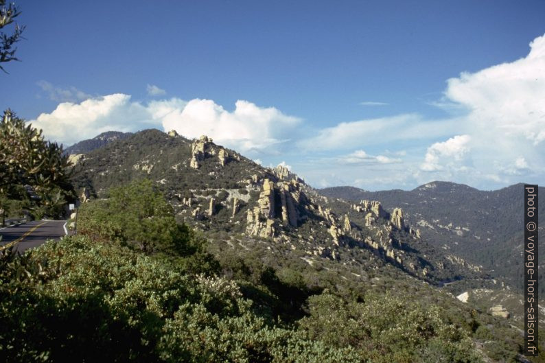 Route dans les Santa Catalina Mountains. Photo © André M. Winter