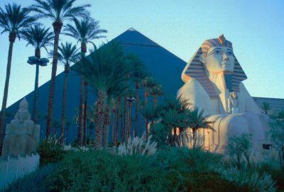 Le Luxor à Las Vegas. Photo © André M. Winter