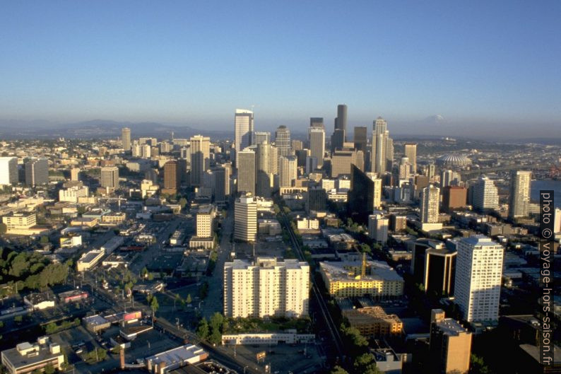 Downtown Seattle et le Mount Rainier. Photo © André M. Winter