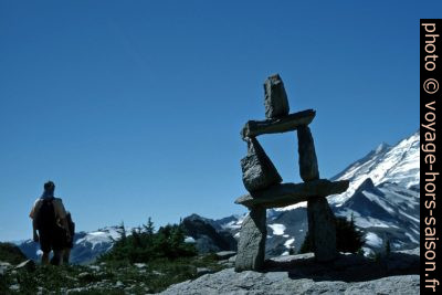 Cairn aérien. Photo © Peter Sykora