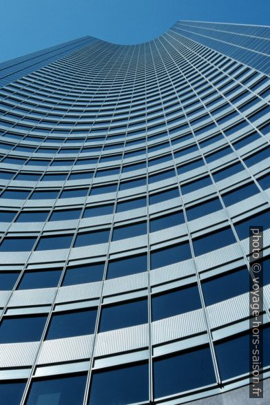 Façade concave du Columbia Center. Photo © Peter Sykora