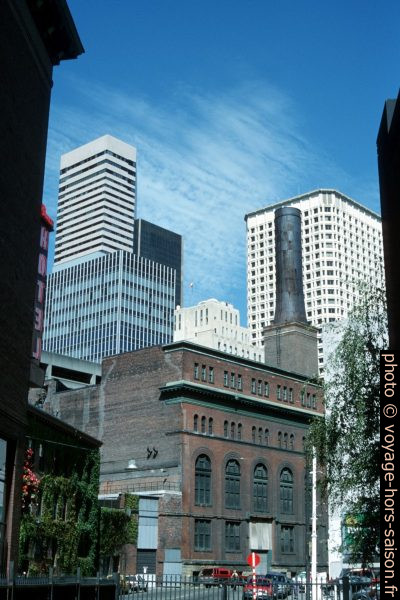 Ancienne usine dans la Downtown de Seattle. Photo © Peter Sykora