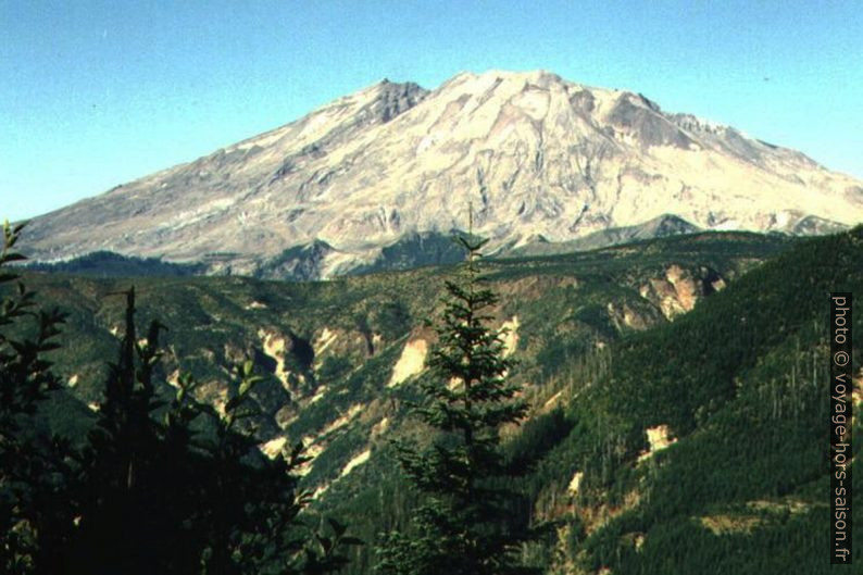 Le Mount Saint Helens vu du sud. Photo © COKA