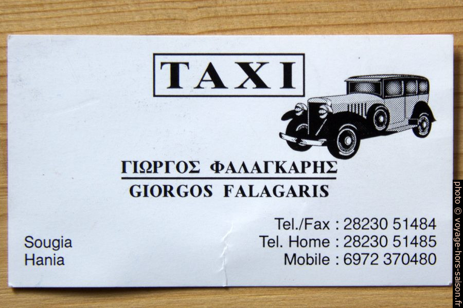 Carte de visite du service de taxis à Sougia. Photo © André M. Winter