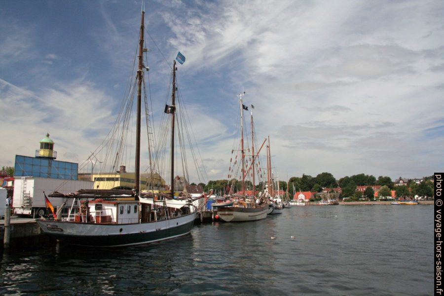 Voiliers à quai à Eckernförde. Photo © André M. Winter