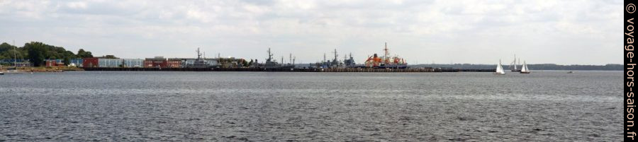 Port de Kranzfeld avec sous-marins de la marine Allemande. Photo © André M. Winter