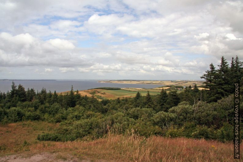 Vue du Salgjerhøj dans la baie Nørre Dráby du Thisted Brendning. Photo © André M. Winter