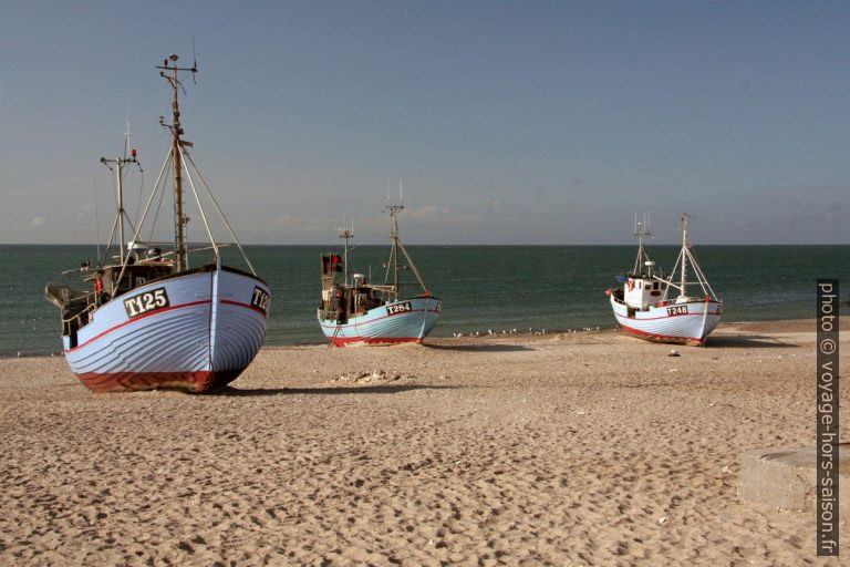 Bateaux de pêche sur la plage de Nørre Vorupør. Photo © André M. Winter
