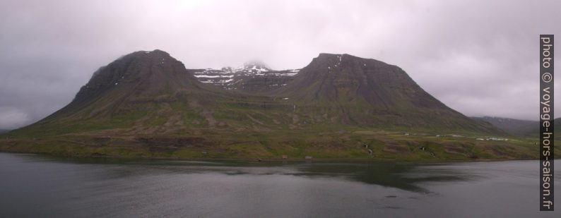 Montagne Bægsli et la ferme Hánefsstaðir. Photo © André M. Winter