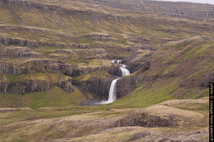 Cascades de la Berufjarðara à Beitivellir. Photo © André M. Winter