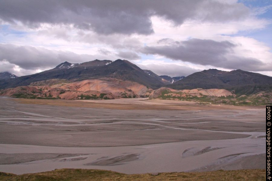 Estuaire des gorges de Hvannagil dans le fleuve Jökulsá í Lóni. Photo © André M. Winter